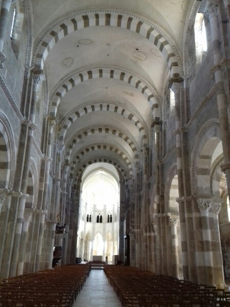 Datei:20170410 4 Basilika in Vézelay.jpg